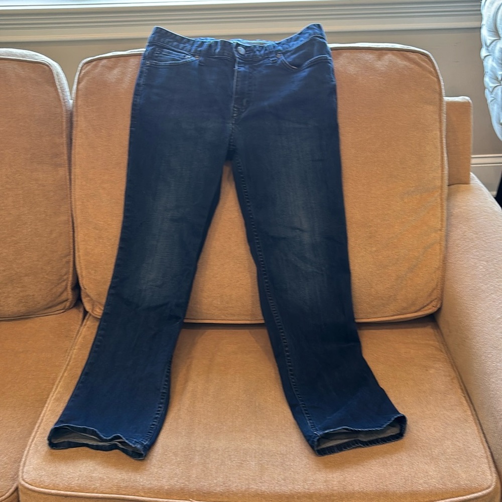 hi i am selling size 32 30 straight men jeans from calvin klein